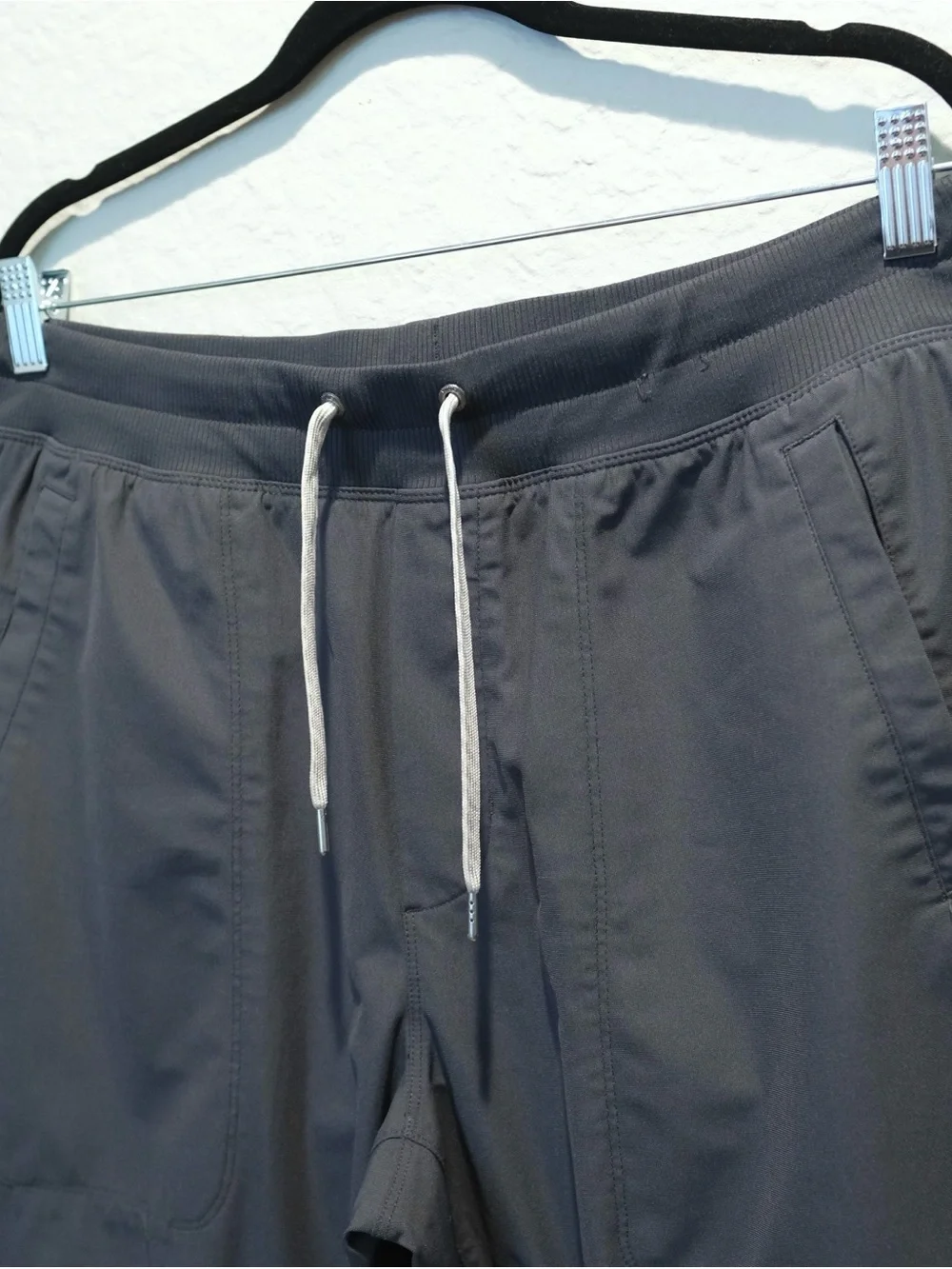 Vuori Meta Joggers Men’s XL Charcoal Gray Drawstring Pockets 28”